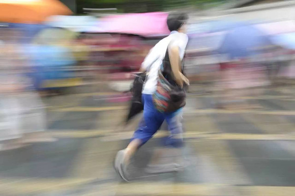 廣州暴雨突襲，高考繼續(xù)_除濕機廠家